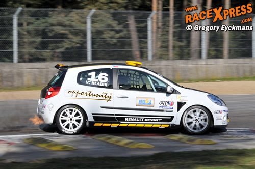 Clio; opnieuw vlammen in 2009